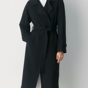 Aritzia The Splendor Trenchcoat in Black Crepette